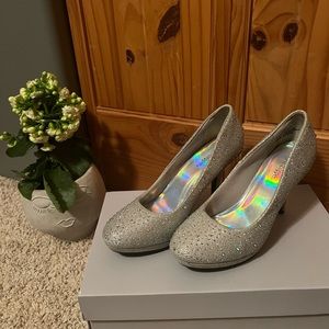 Silver rhinestone 6in heals